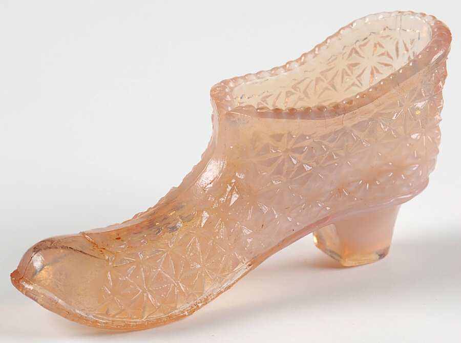 Animals & Figurines Small Slipper by Degenhart Glass Co-1
