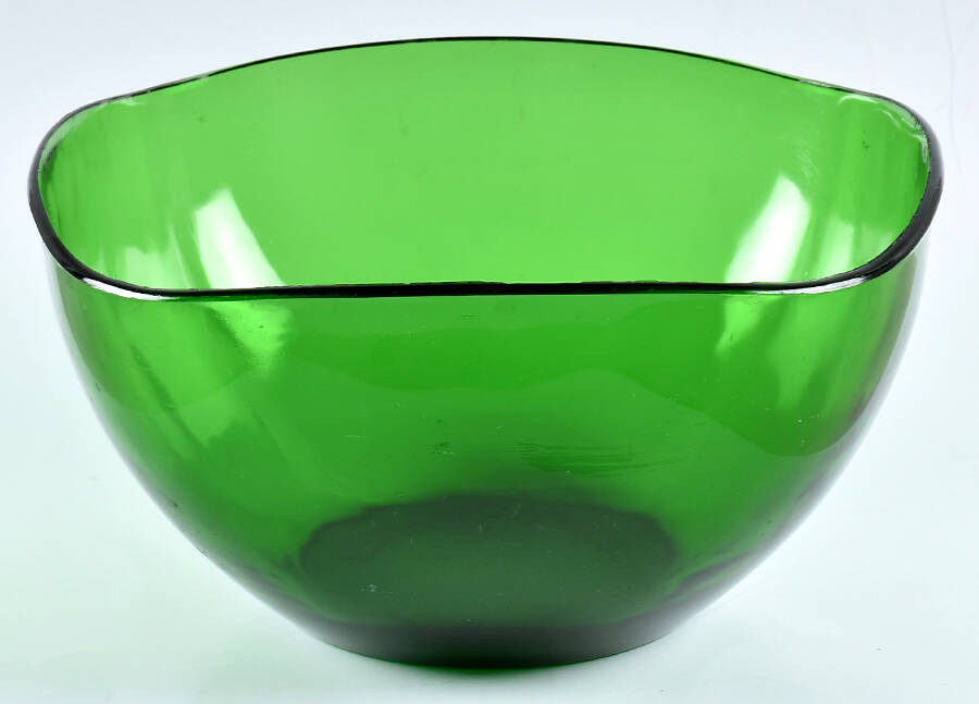 DRX10 Green 9" Round Bowl by Duralex-1