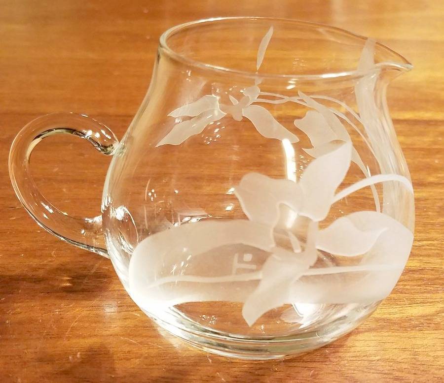 DTC44 Creamer by Dorothy Thorpe-1