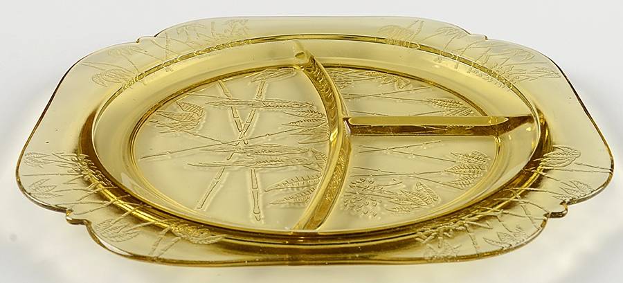 Parrot Amber Square Grill Plate by Federal Glass -1