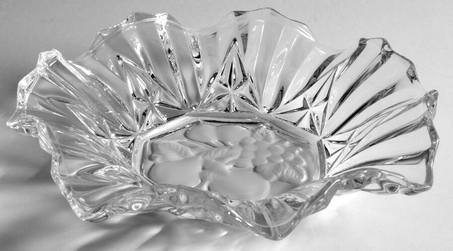 Pioneer Clear 7" Round Crimped Bowl by Federal Glass -1