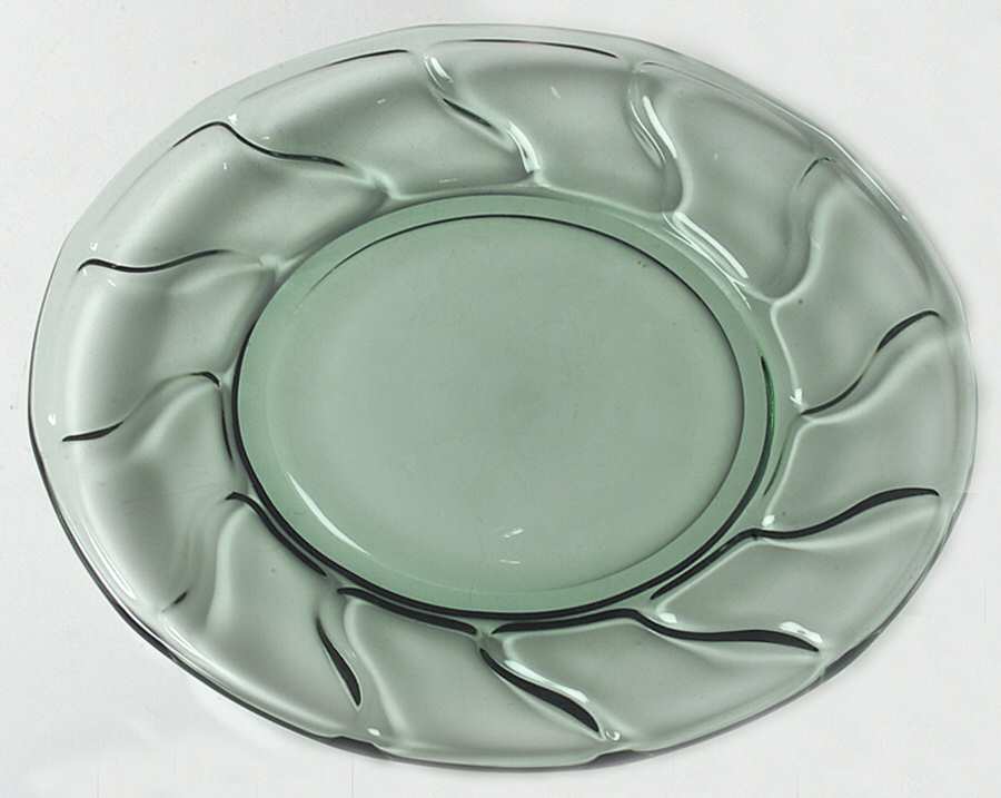 Jamestown Green Luncheon Plate by Fostoria-1