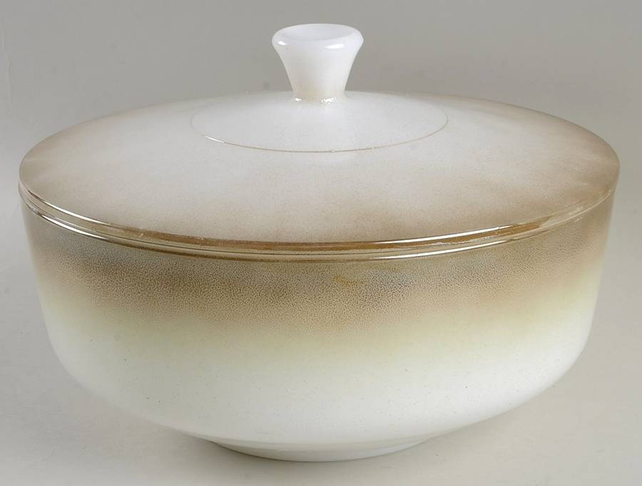 Mesa 3.5 Qt Round Covered Casserole by Federal Glass -1