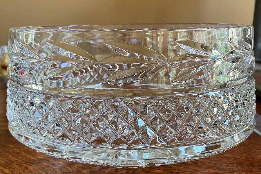Leah (Newer) 7" Deep Round Bowl by Galway-1