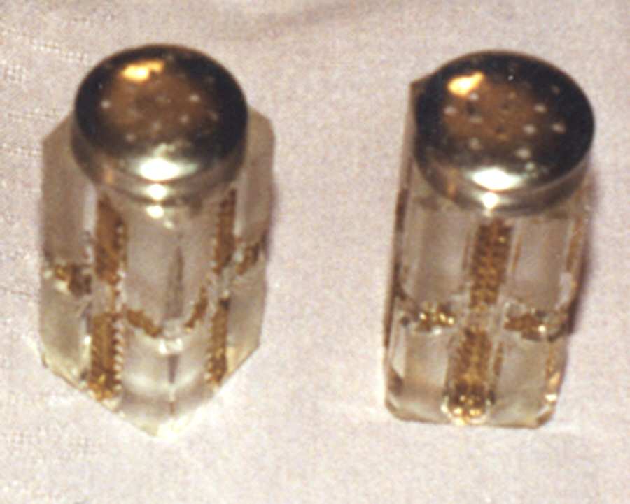 Klondike Amber Salt and Pepper Set by Dalzell, Gilmore, Leigh-1