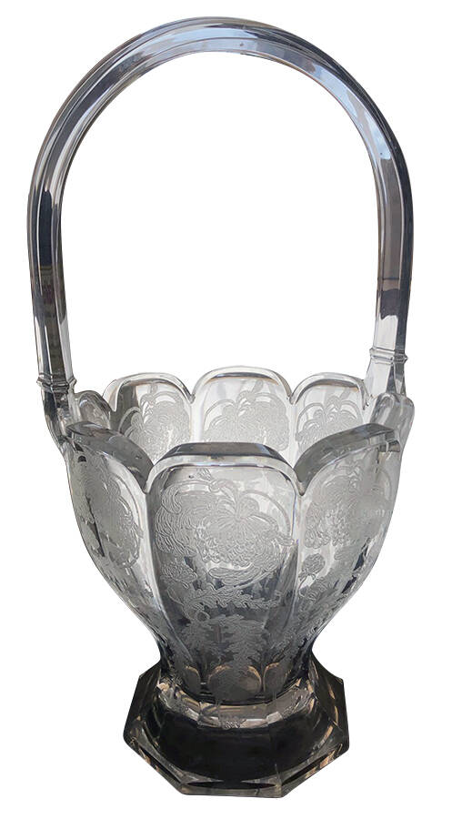 Mums 8" Basket by Heisey-1