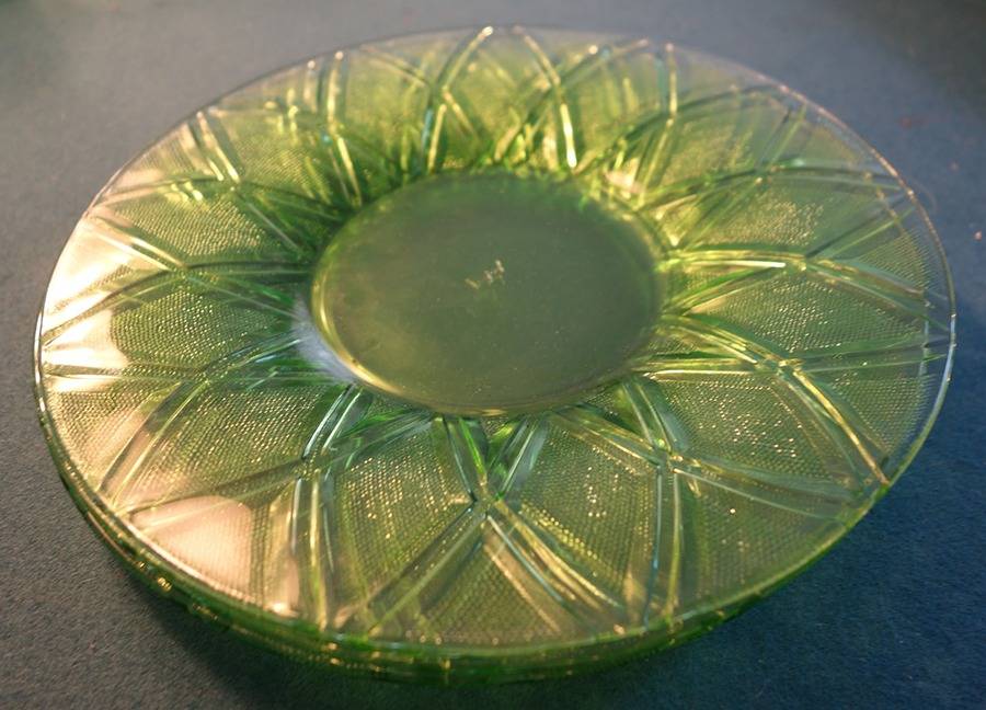 Stippled Diamond Green (Moongleam) Luncheon Plate by Heisey-1