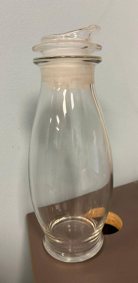 4036 Clear 48 Oz Shape 3 Martini Mixer Bottle by Heisey-1