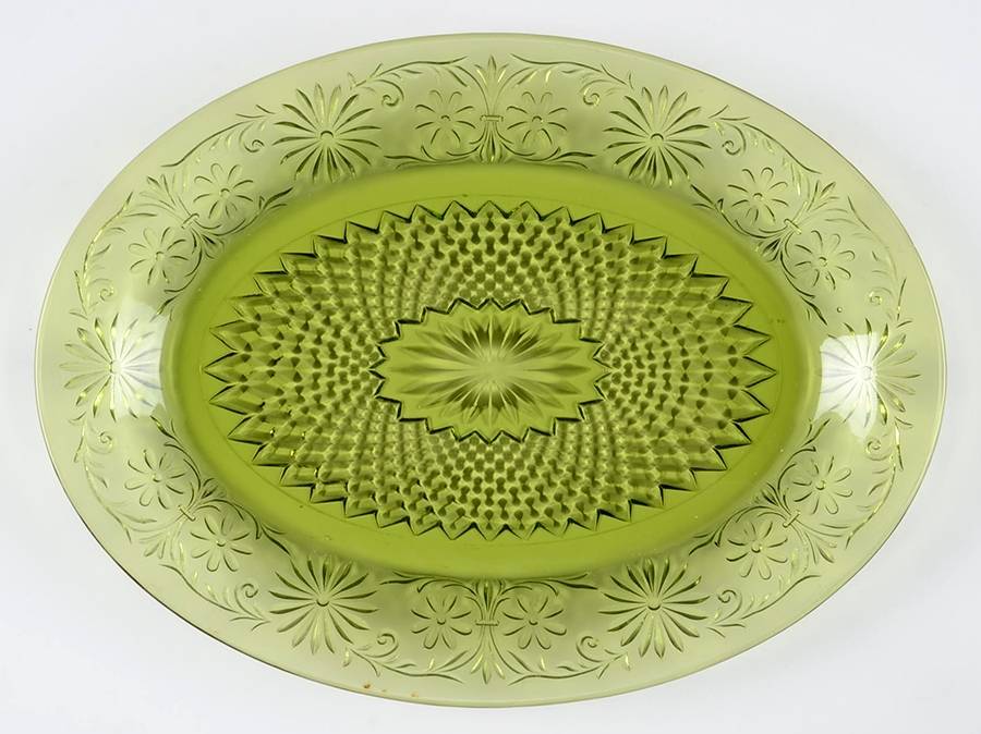 Daisy Green (Avocado) 10" Oval Platter by Indiana Glass-1