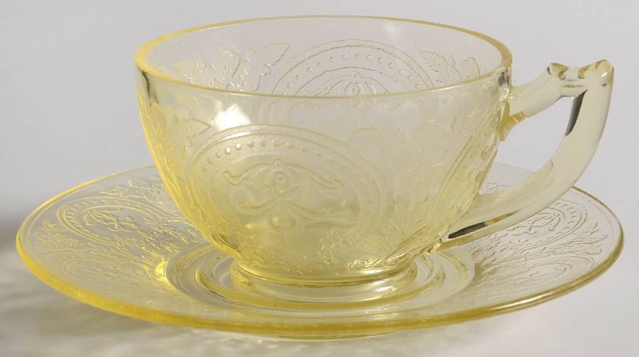 Horseshoe Yellow Cup & Saucer Set by Indiana Glass-1