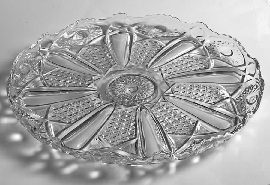 Quintec Large Torte Plate by McKee-1