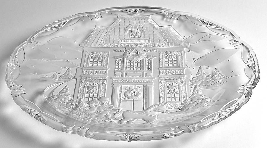 Winter Wonderland 15" Round Platter by Mikasa-1