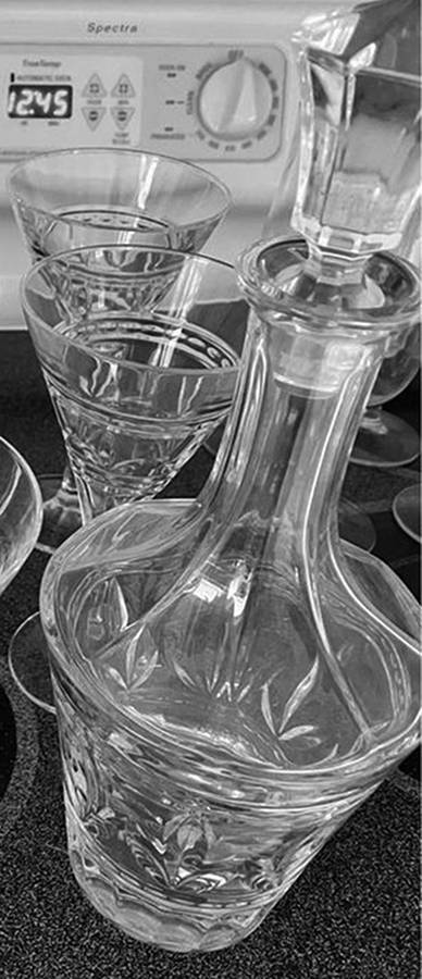 Dresden Decanter & Stopper by Macryl Crystal-1
