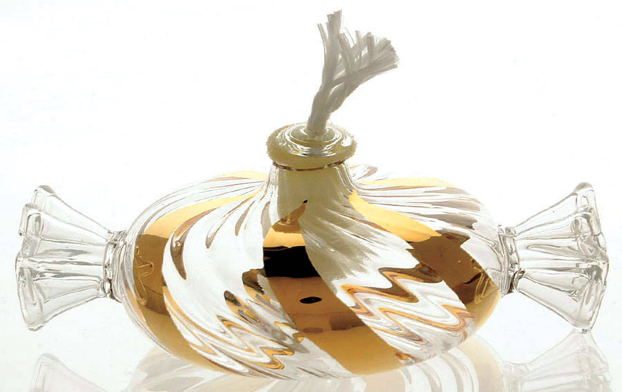 Heritage Candy Oil Lamp by Princess House-1