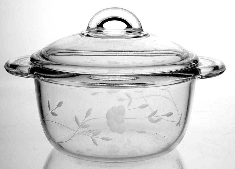 Heritage 1.5 Quart Round Covered Casserole by Princess House-1