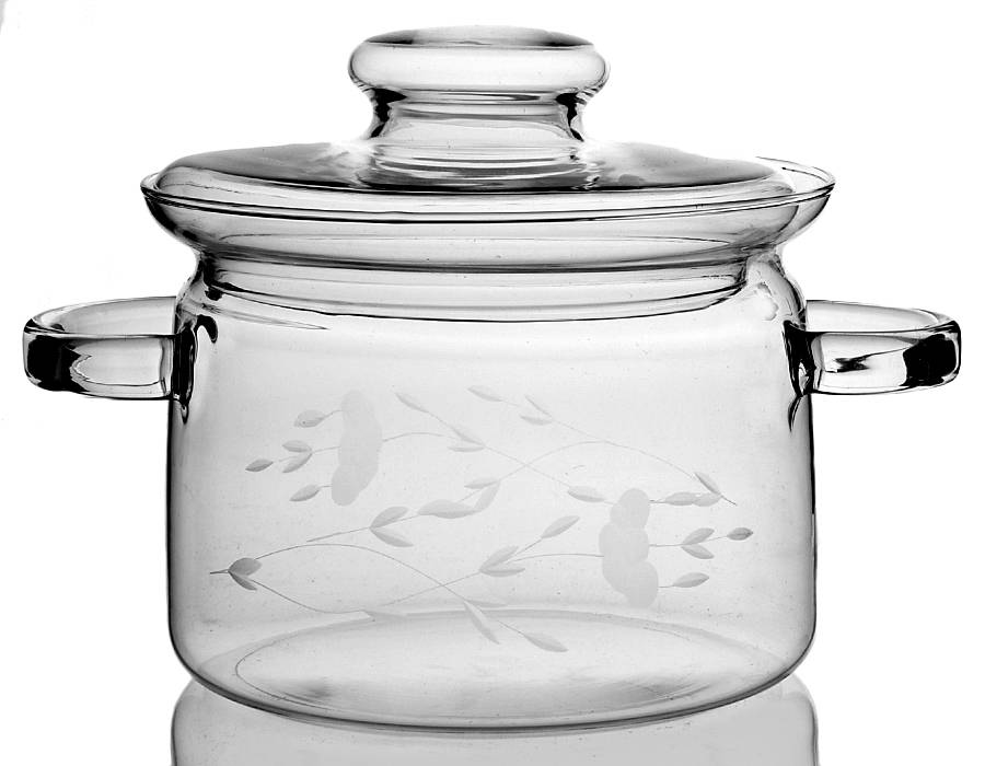 Heritage 2 Quart Round Covered Casserole by Princess House-1