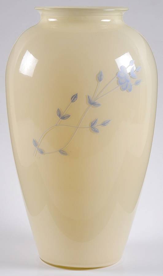 Heritage 13" Flower Vase by Princess House-1
