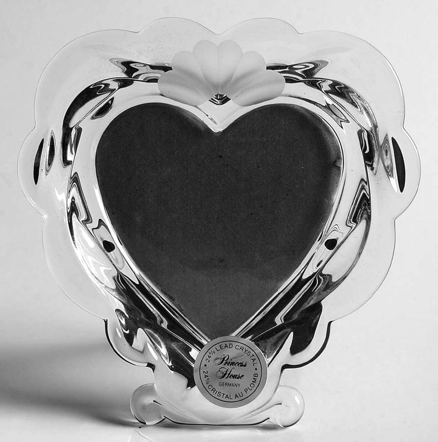 Heritage Romance Collection Heart Shape Picture Frame by Princess House-1