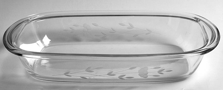 Heritage 14" Rectangular Baker by Princess House-1