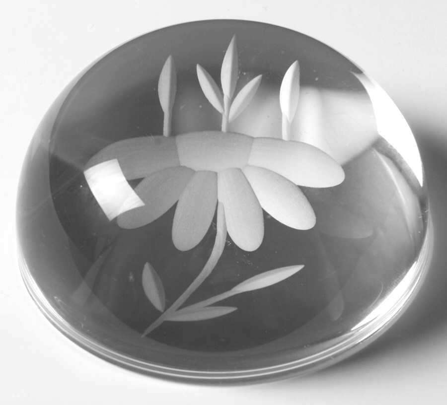 Heritage Paperweight by Princess House-1