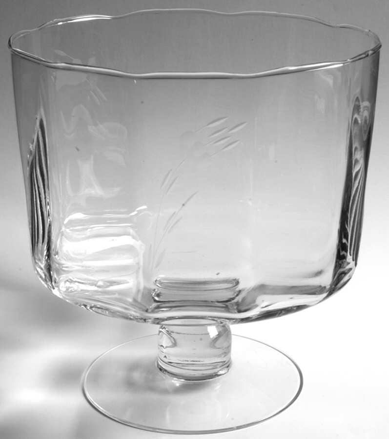Heritage Trifle Bowl by Princess House-1