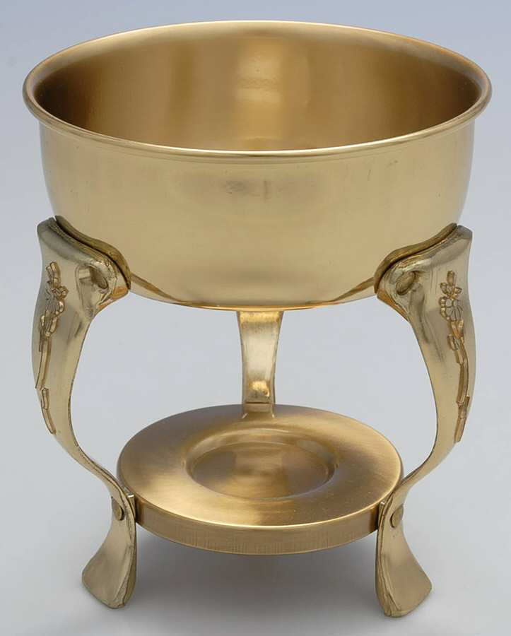 Heritage Stand for Carafe with Brass Accents by Princess House-1