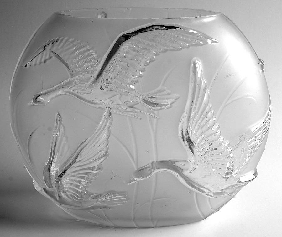 Flying Geese-Clear Frosted 9" Paneled Vase by Phoenix Glass-1