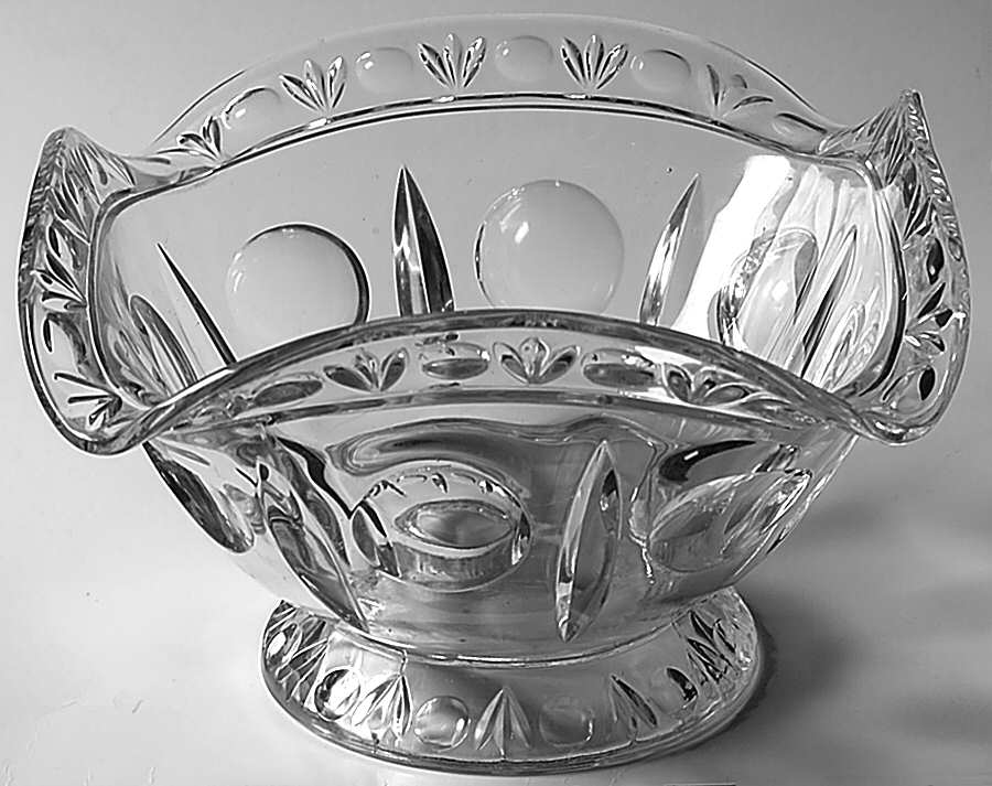 Classique-Clear Crimped Bowl by Colony-1
