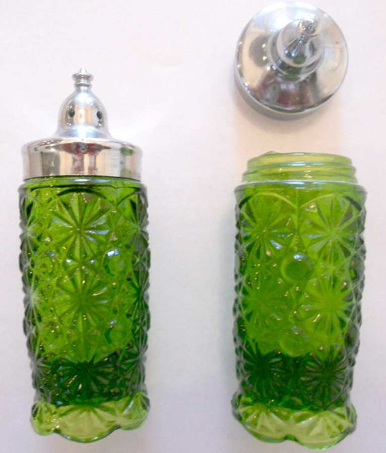 Daisy and Button Green Shaker Set w/Metal Lids by Smith Glass -1