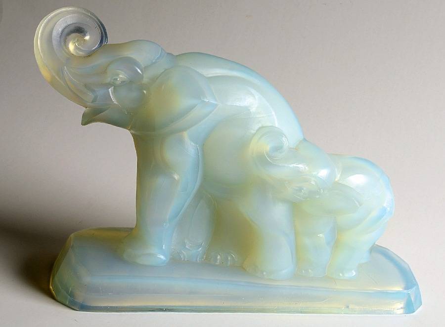 Animals & Figurines #LF106 Group of Elephants (Mother & Calf) by Sabino Glass-1