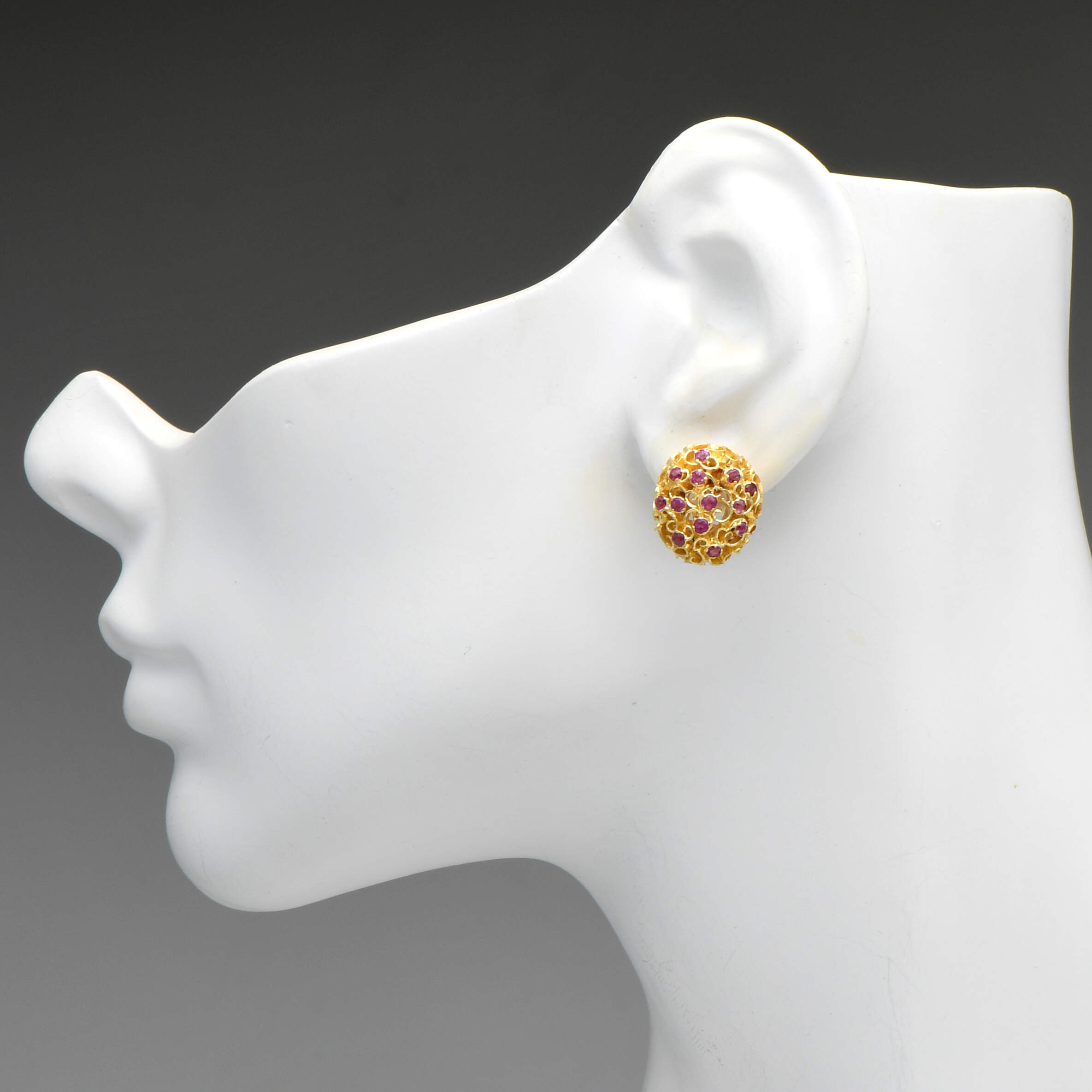 18KY Ruby(0.78) Filigree Dome Earrings-3