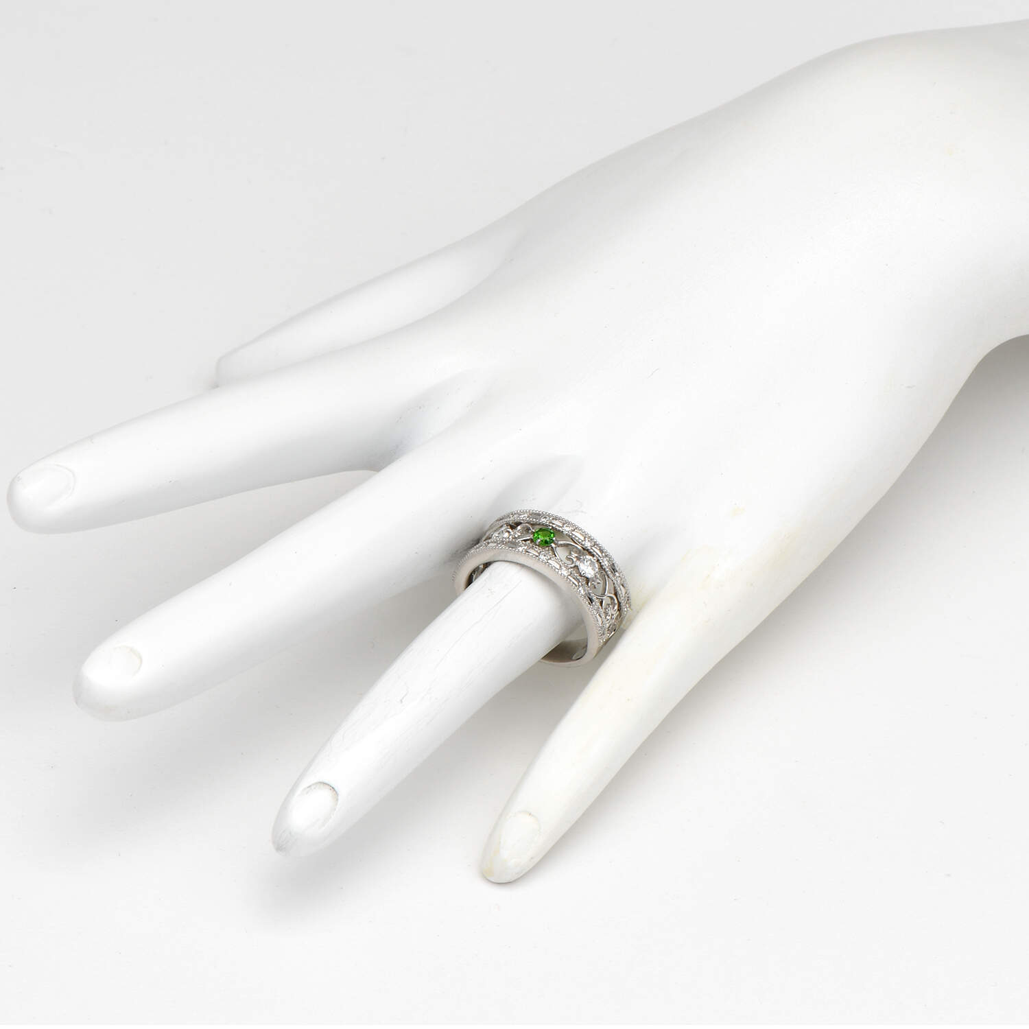 Platium Tsavorite Garnet(0.10) & Diamond(0.34) Open Heart Band Ring-6