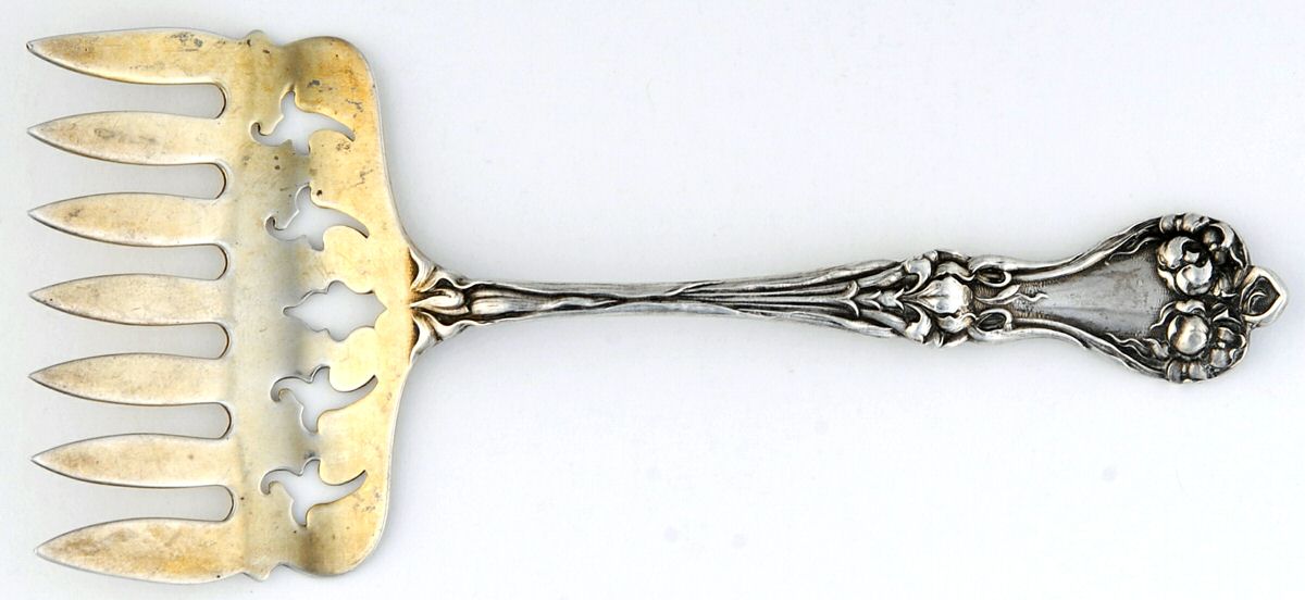 Majestic (Sterling, 1900, No Monograms) Large Solid Tined Sardine Serving Fork by Alvin-1