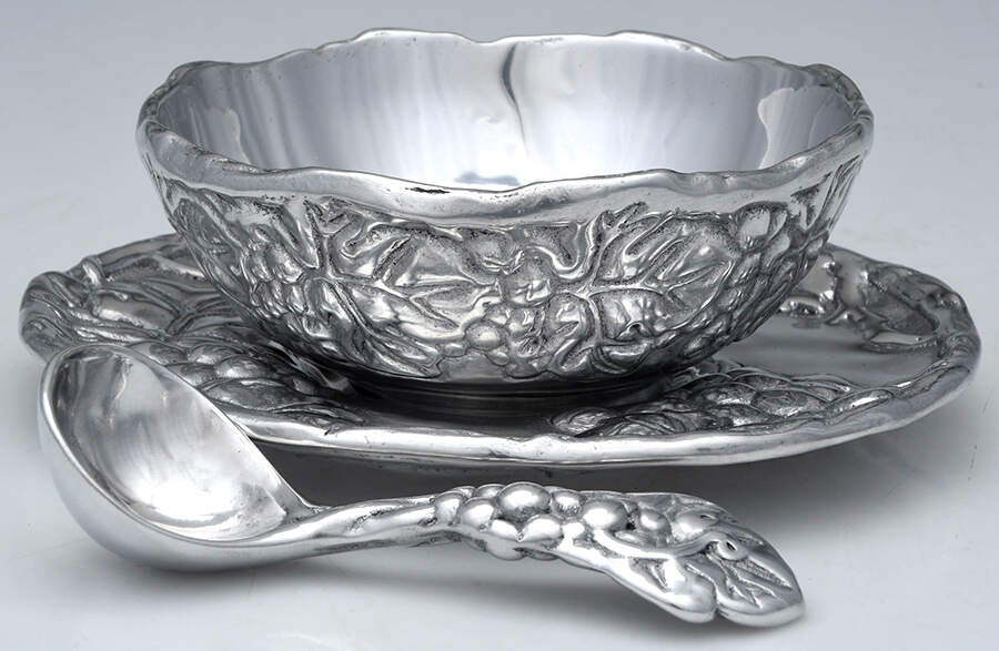 Grape (Aluminum, Hollowware) Condiment Bowl & Underplate with Spoon by Arthur Court-1