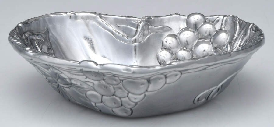 Grape (Aluminum, Hollowware) 7" Heart Shape Bowl by Arthur Court-1
