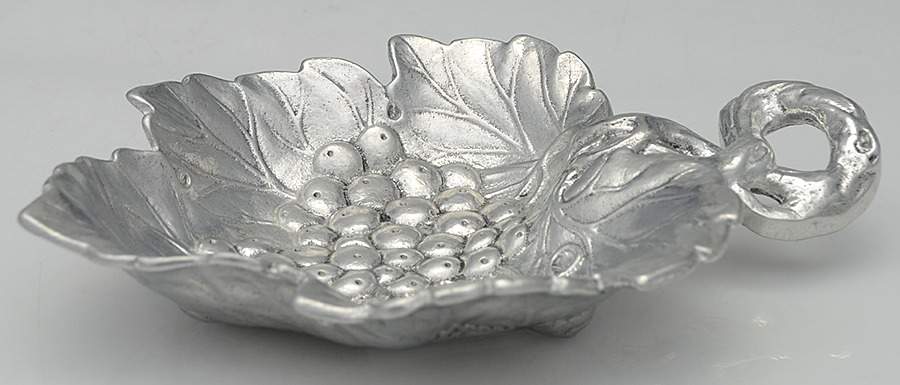 Grape (Aluminum, Hollowware) 6" Leaf Dish by Arthur Court-1
