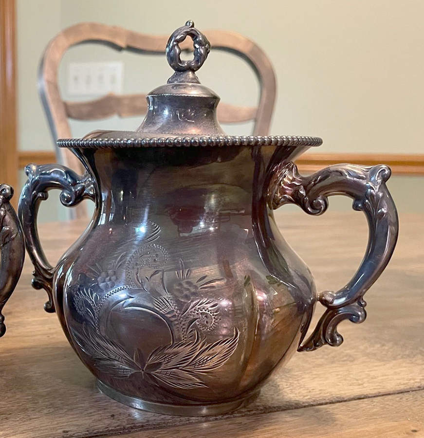 1907 (Silverplate, Hollowware) Sugar Bowl & Lid by Aurora-1