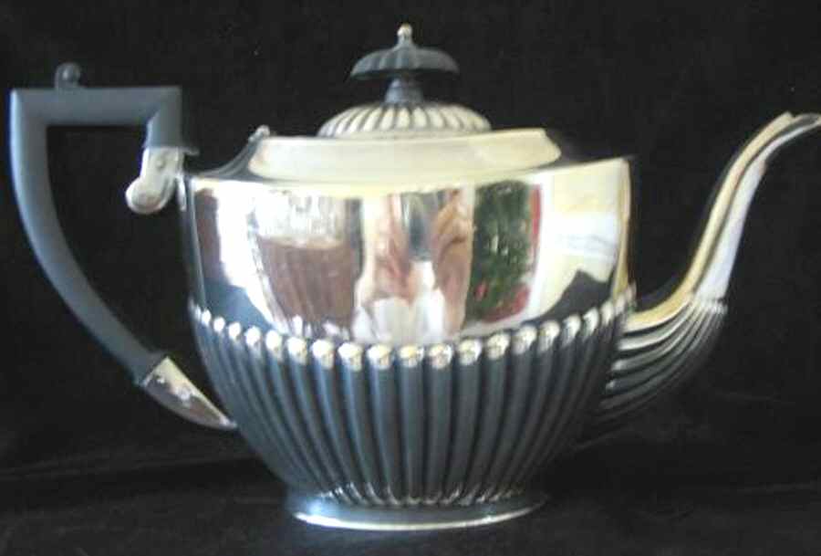 02001 (Silverplate, Hollowware) Teapot by Cheltenham & Co Ltd-1