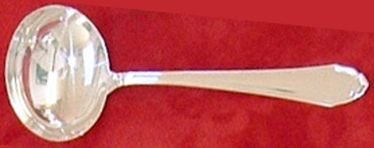 Chippendale (Sterling) Solid Gravy Ladle by Camusso (Peru)-1