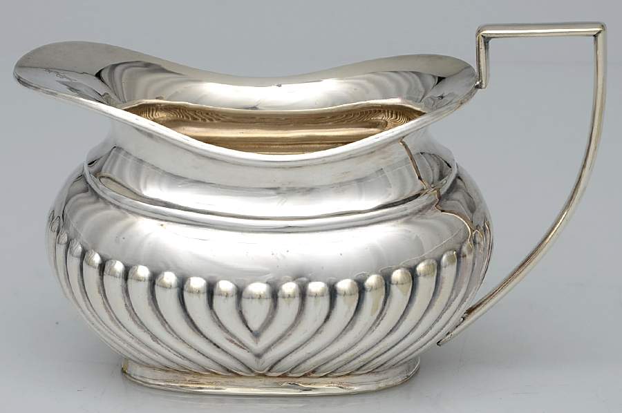 02000 (Silverplate, Hollowware) Creamer by Cheltenham & Co Ltd-1