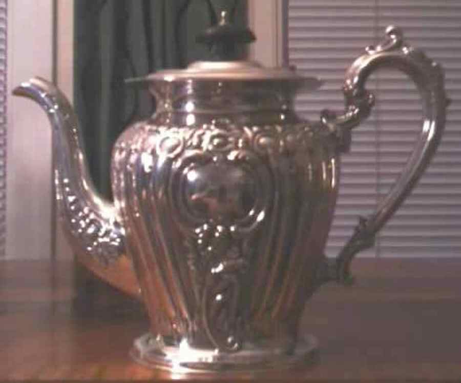 02019 (Silverplate, Hollowware) Silverplate Coffee Pot by Cheltenham & Co Ltd-1