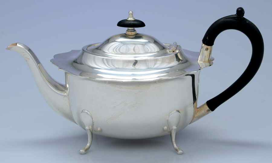 7239 (Silverplate, Hollowware) Teapot by Cheltenham & Co Ltd-1