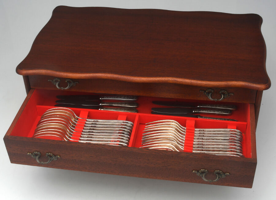 Villeroy (Silverplate) 104 Piece Estate Set with Chest by Christofle France-5