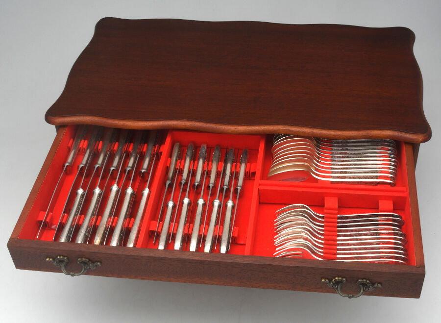 Villeroy (Silverplate) 104 Piece Estate Set with Chest by Christofle France-4