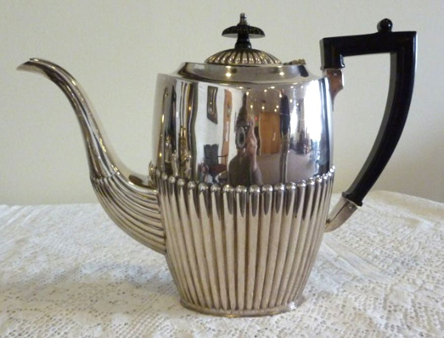 DMO1(Silverplate, Hollowware) Silverplate Coffee Pot by De Montfort-1