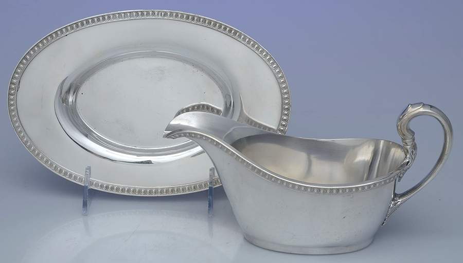 2033 (Silverplate, Hollowware) Gravy Boat & Underplate by Derby Silver Company-1