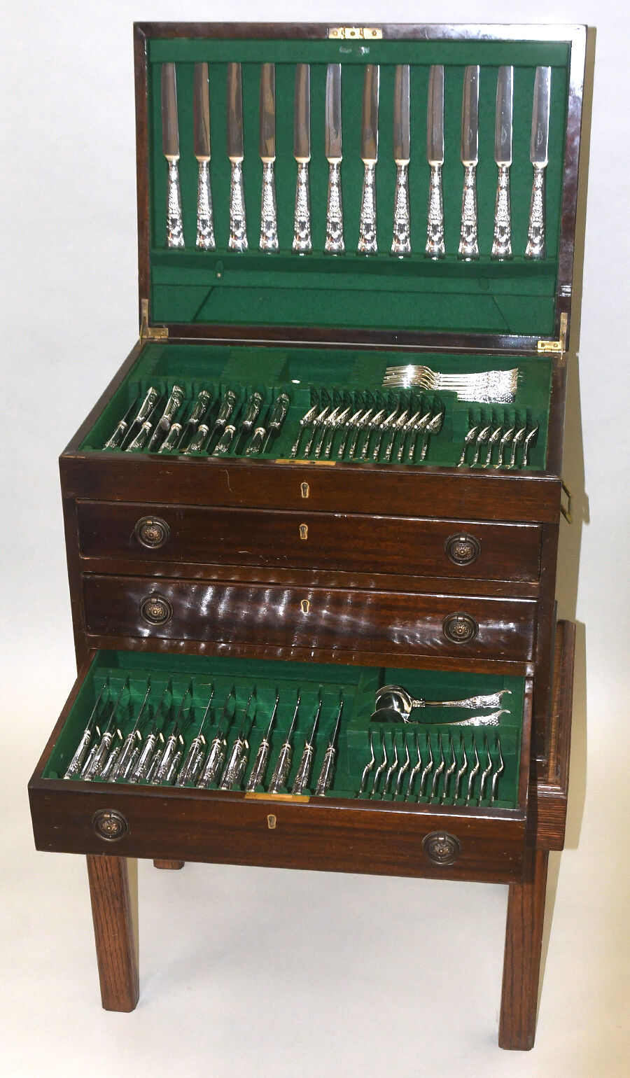 Coburg (Sterling) 194 Piece Estate Set with Chest by D & J Wellby Ltd-4