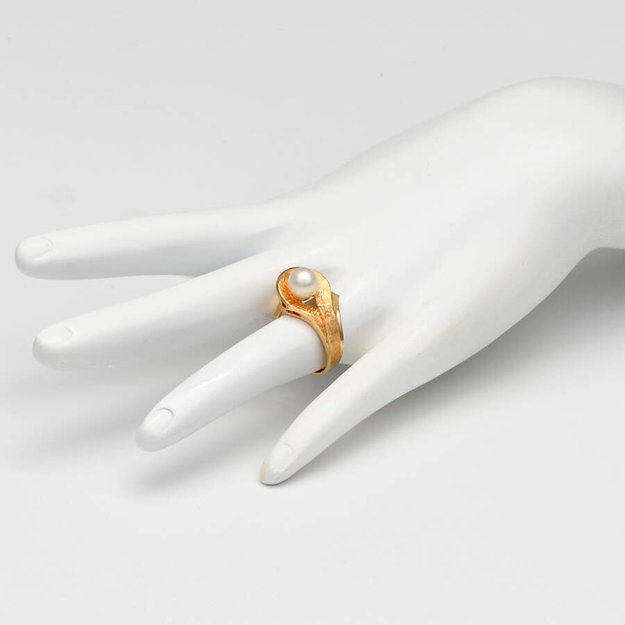 14KY Akoya Pearl Loop Ring-5