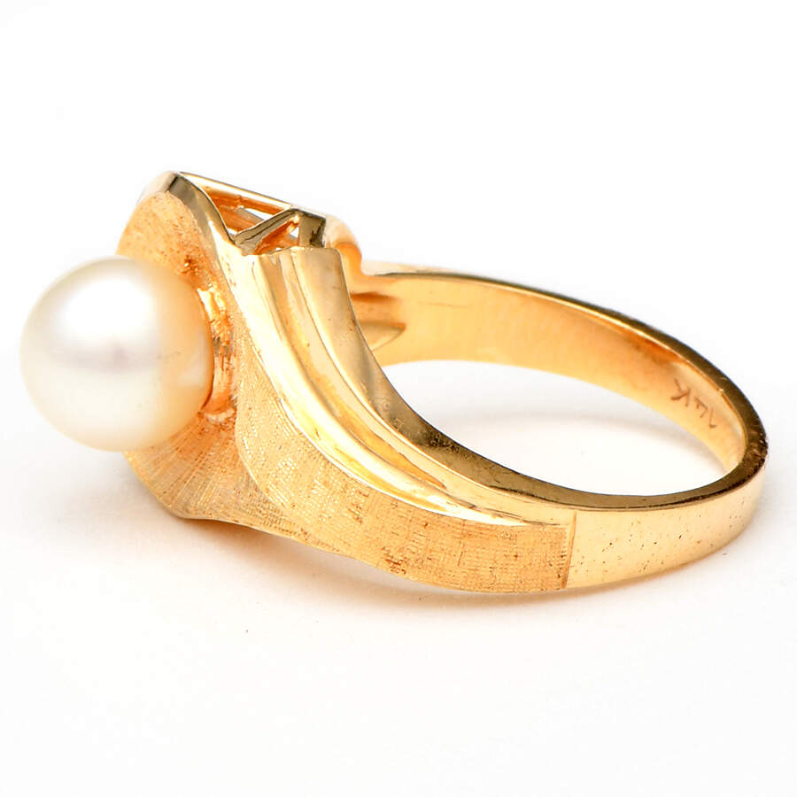 14KY Akoya Pearl Loop Ring-3