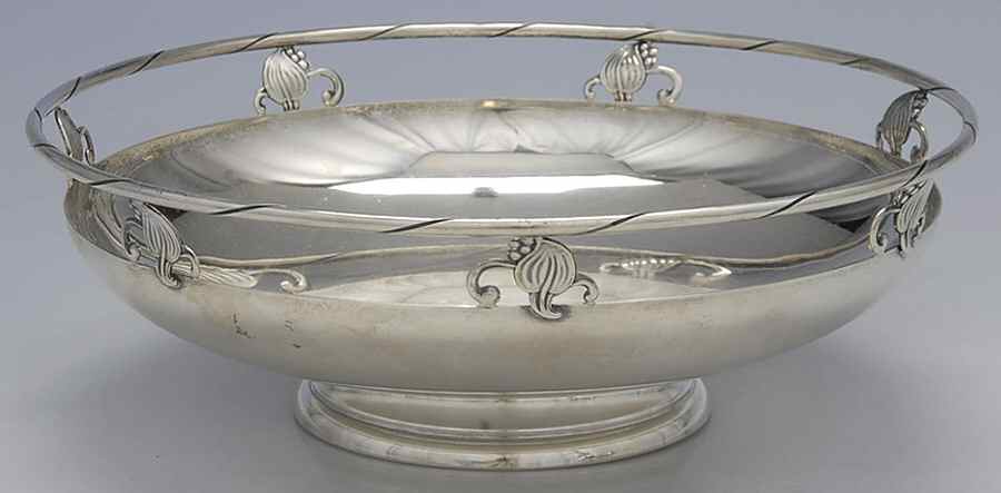 Woodlily (Sterling, 1945, Hollowware) 9" Centerpiece/Fruit Stand by Frank Smith-1